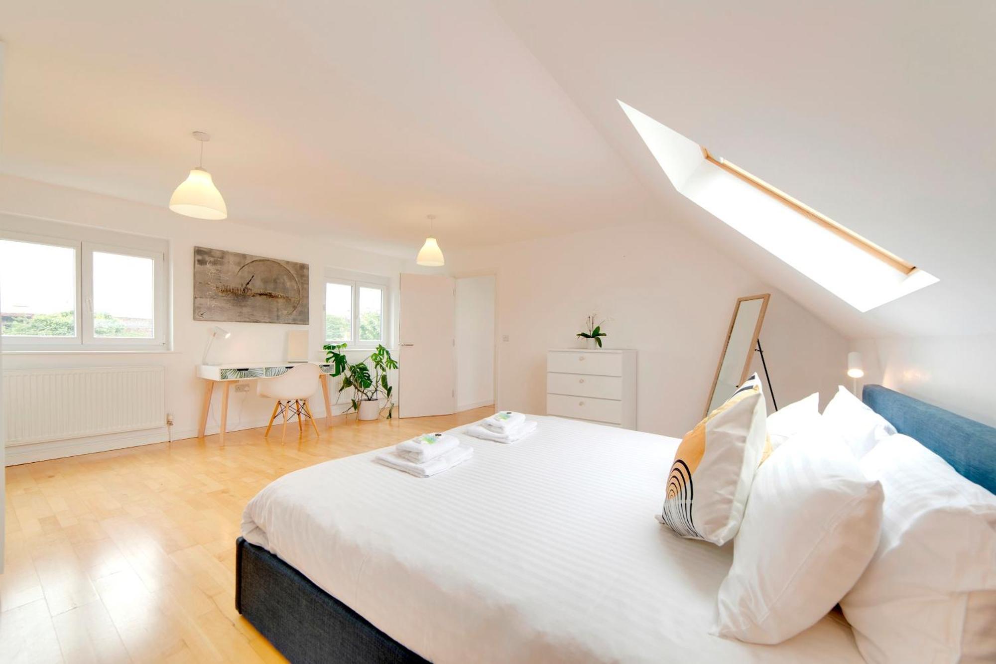 Pass The Keys 49 Byron Square Modern And Spacious 3 Bed Home With Free Parking เคมบริดจ์ ภายนอก รูปภาพ