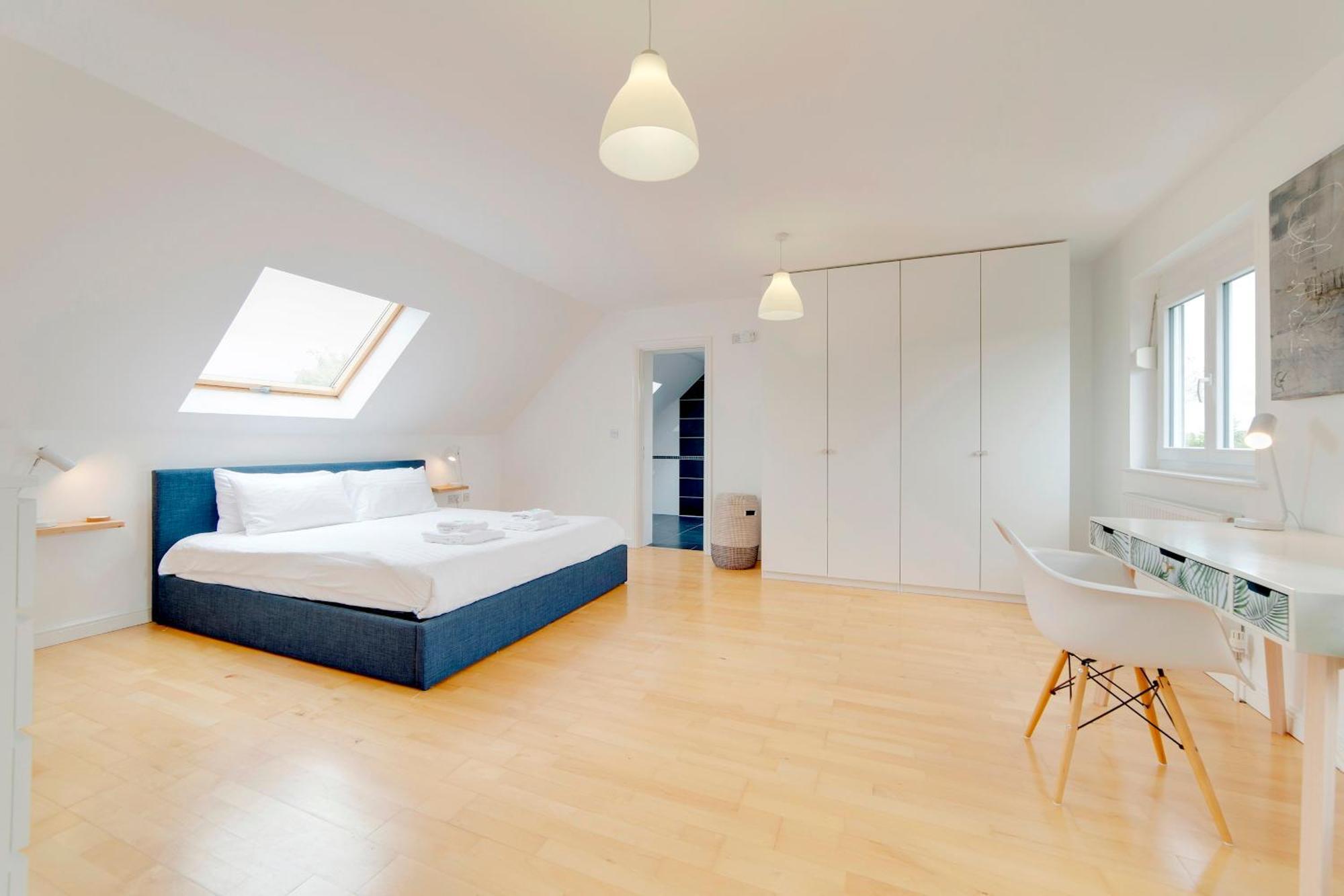 Pass The Keys 49 Byron Square Modern And Spacious 3 Bed Home With Free Parking เคมบริดจ์ ภายนอก รูปภาพ