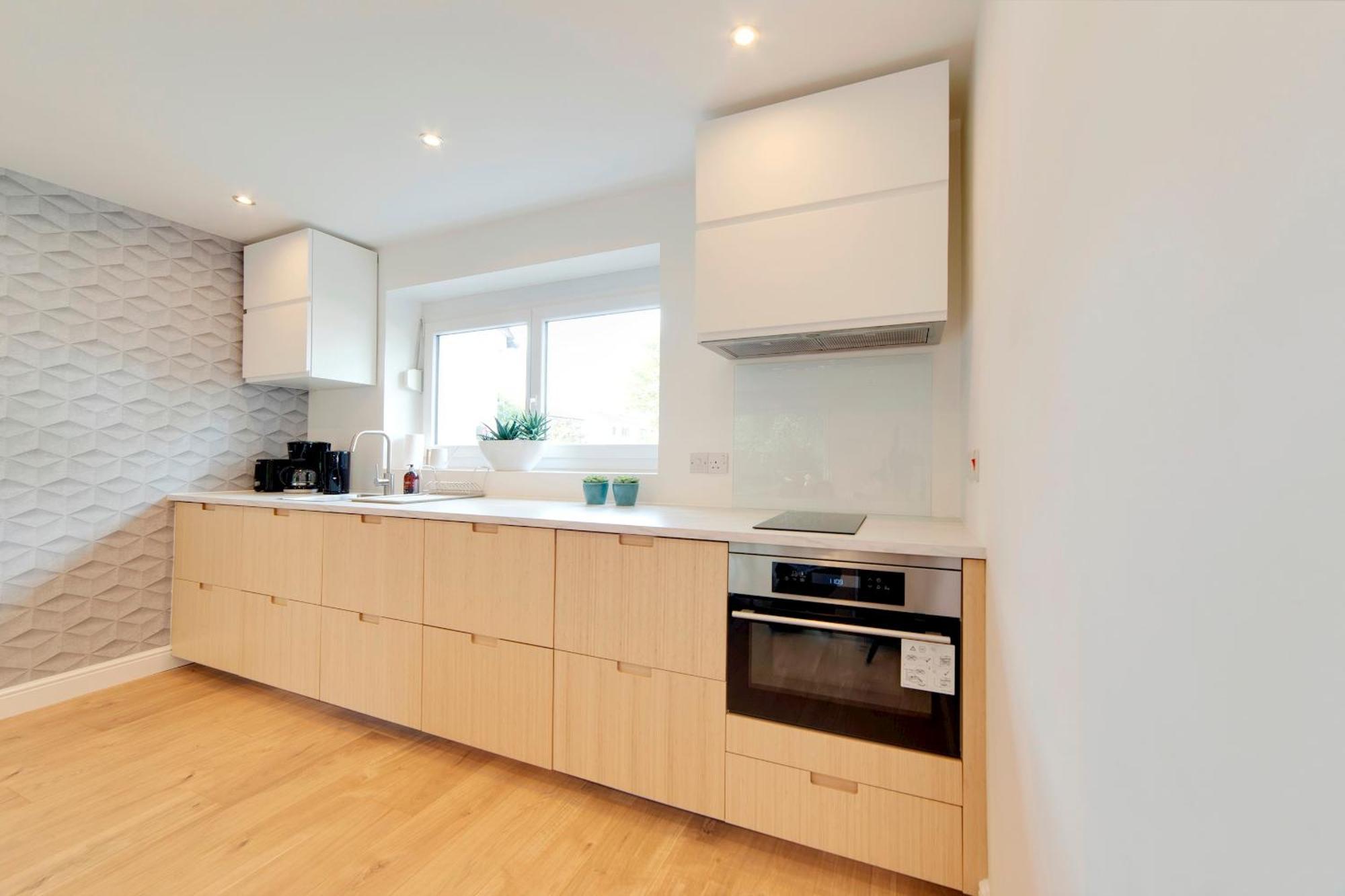 Pass The Keys 49 Byron Square Modern And Spacious 3 Bed Home With Free Parking เคมบริดจ์ ภายนอก รูปภาพ