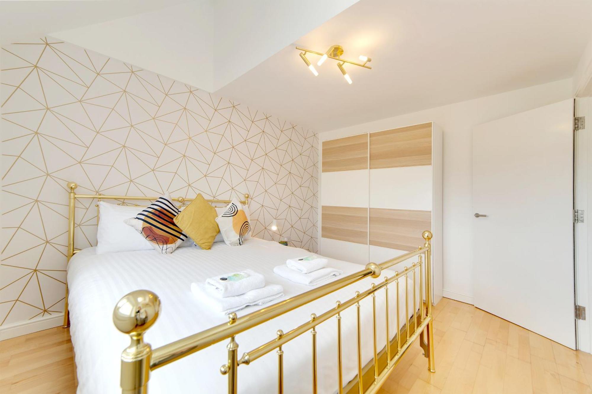 Pass The Keys 49 Byron Square Modern And Spacious 3 Bed Home With Free Parking เคมบริดจ์ ภายนอก รูปภาพ