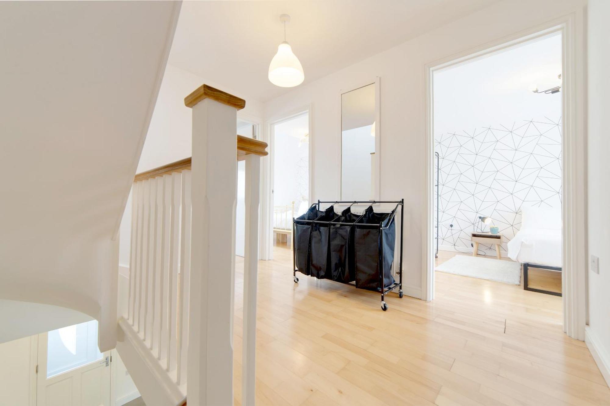Pass The Keys 49 Byron Square Modern And Spacious 3 Bed Home With Free Parking เคมบริดจ์ ภายนอก รูปภาพ
