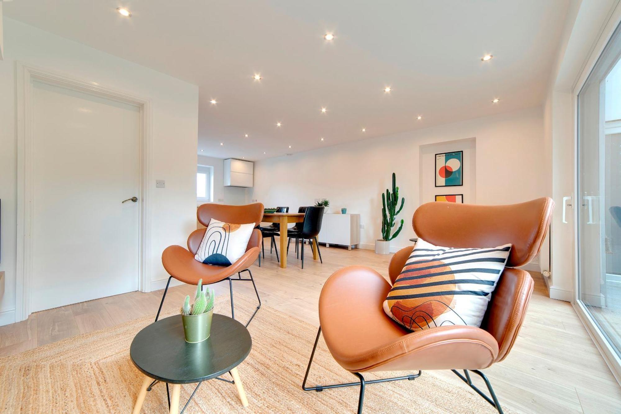 Pass The Keys 49 Byron Square Modern And Spacious 3 Bed Home With Free Parking เคมบริดจ์ ภายนอก รูปภาพ