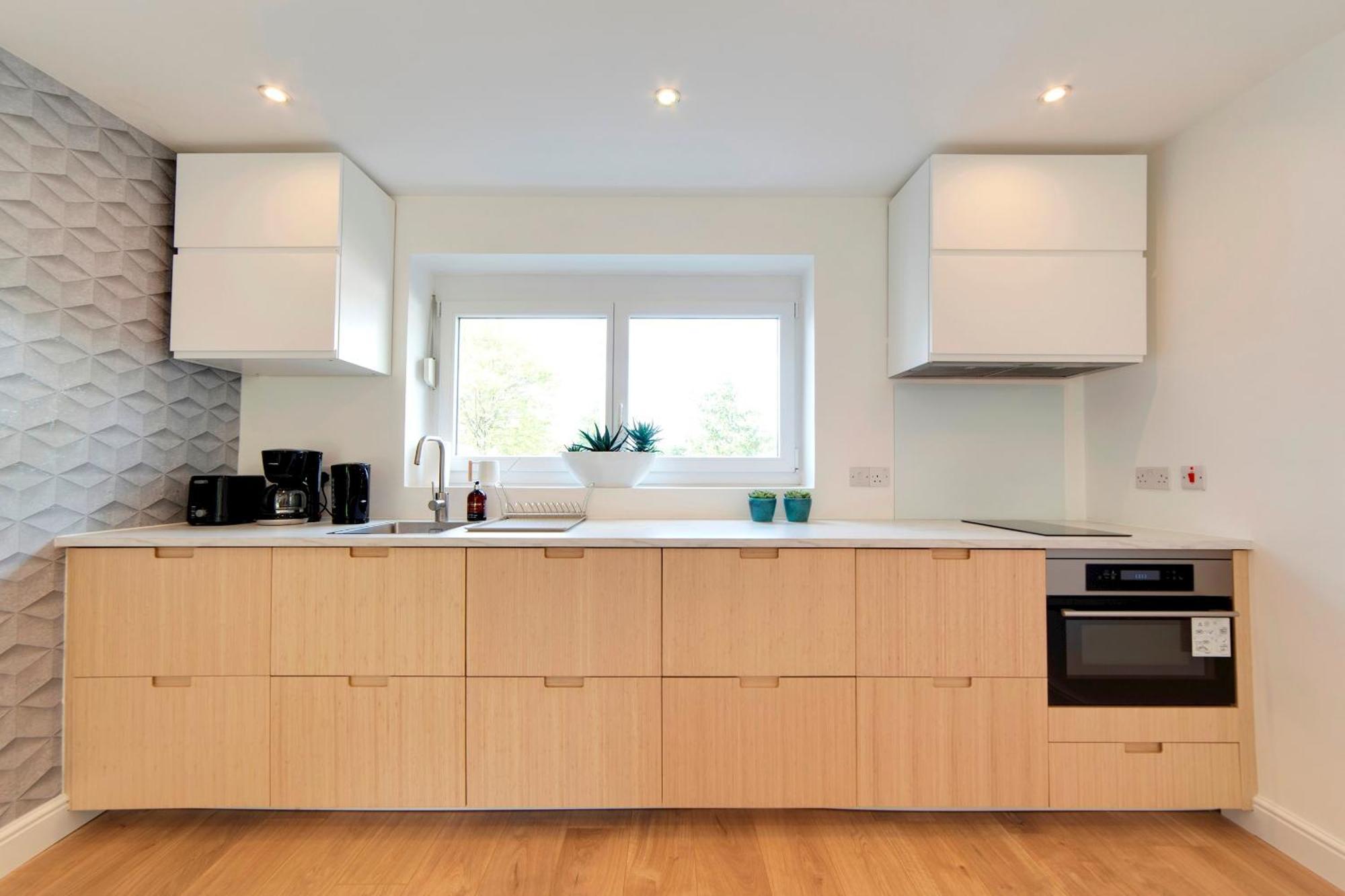 Pass The Keys 49 Byron Square Modern And Spacious 3 Bed Home With Free Parking เคมบริดจ์ ภายนอก รูปภาพ