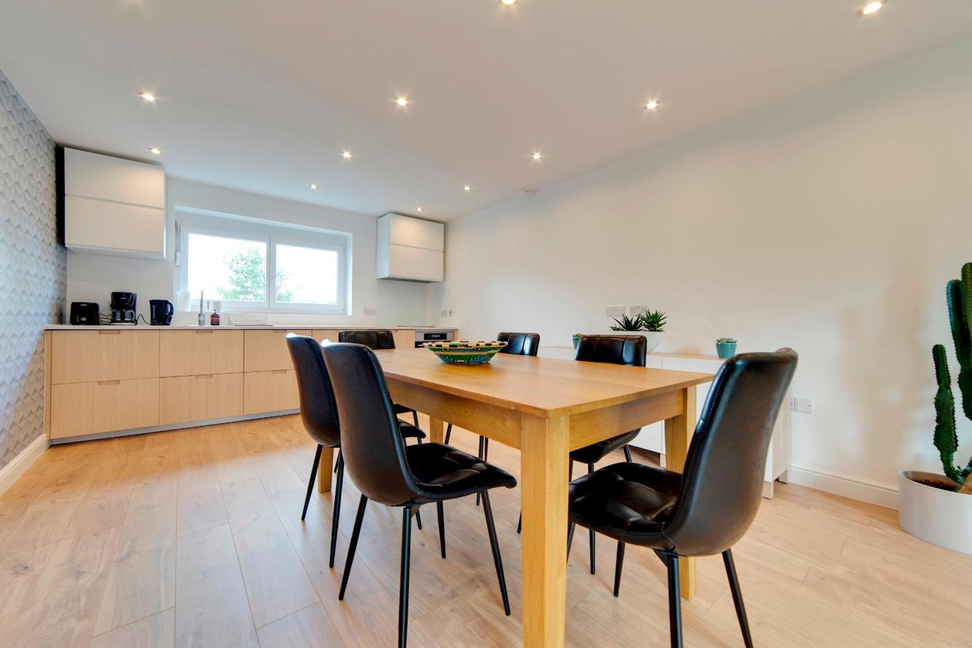 Pass The Keys 49 Byron Square Modern And Spacious 3 Bed Home With Free Parking เคมบริดจ์ ภายนอก รูปภาพ
